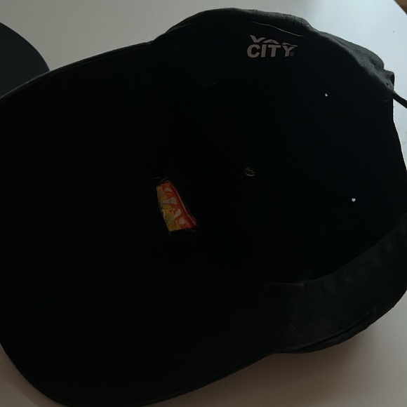 PATAGONIA and Vancity cap set of 2 - Picture 6 of 7